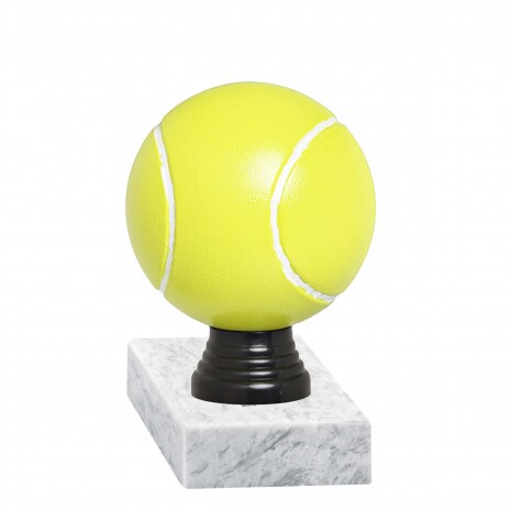 Figurină colorată minge de tenis cu soclu